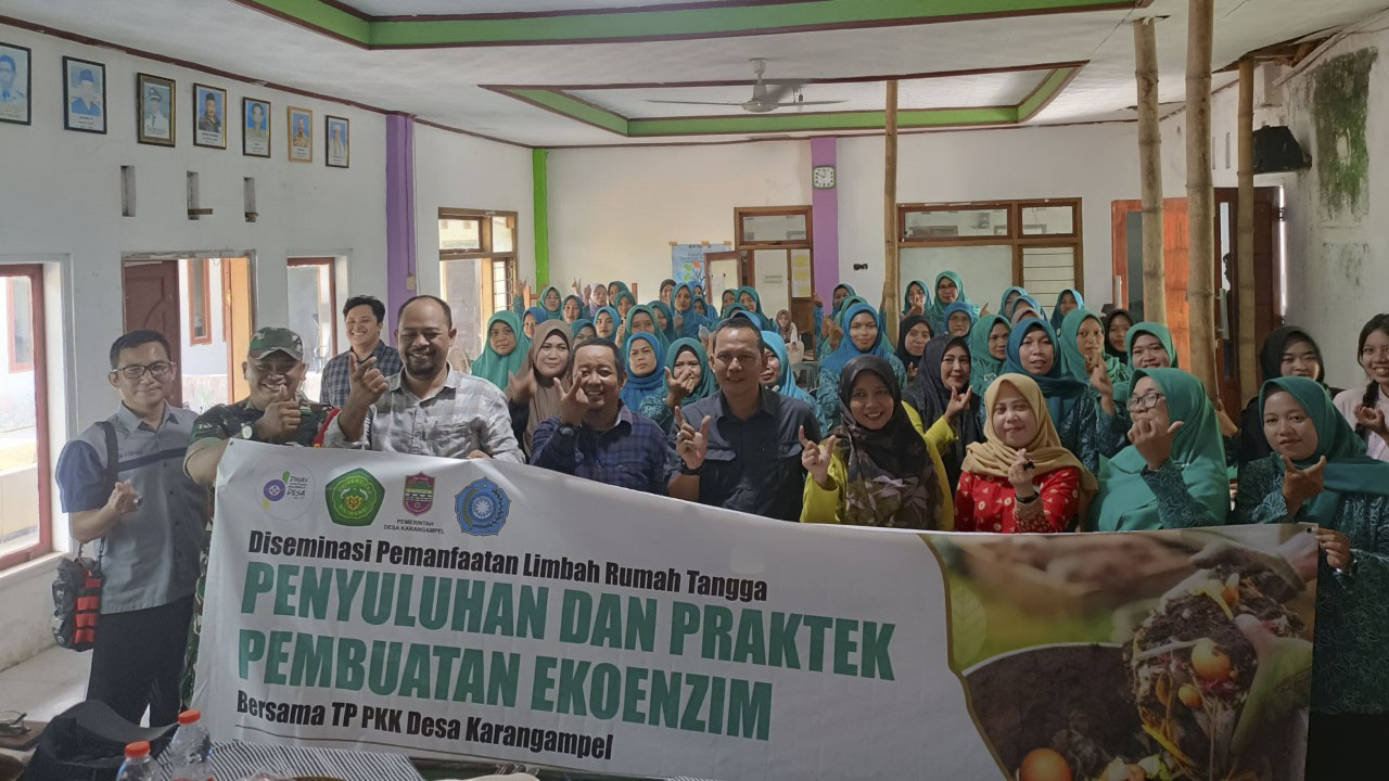 Kolaborasi PKK, DPMD, dan Unsil: Warga Karangampel Olah Limbah Jadi Ecoenzim